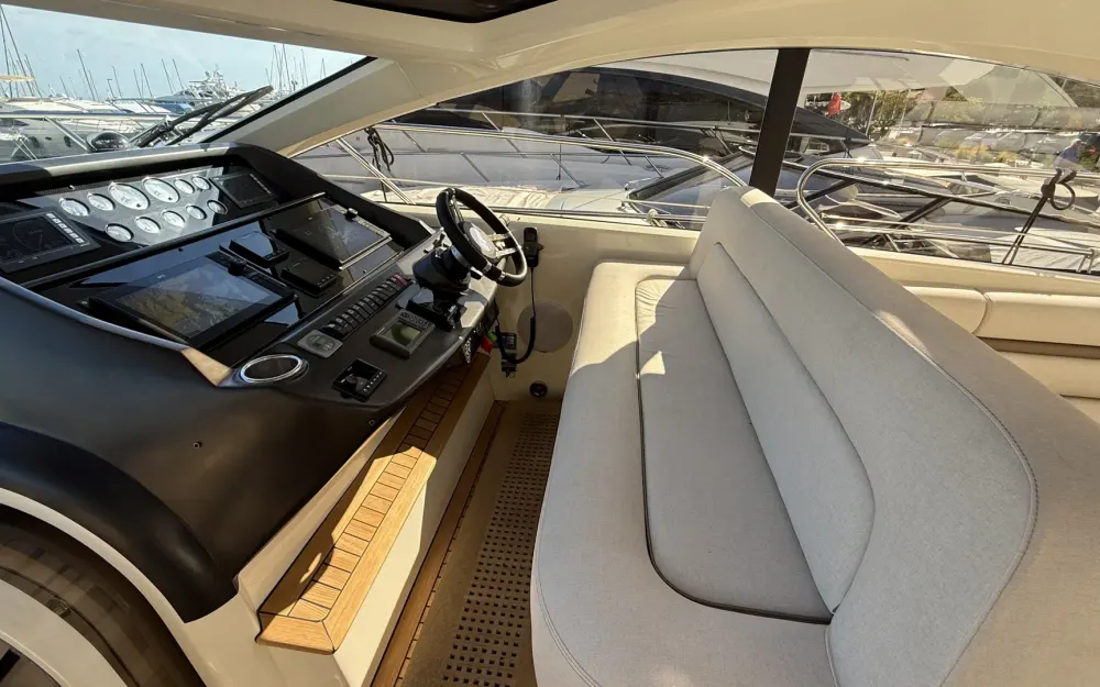 slider 21 Sunseeker Predator 60