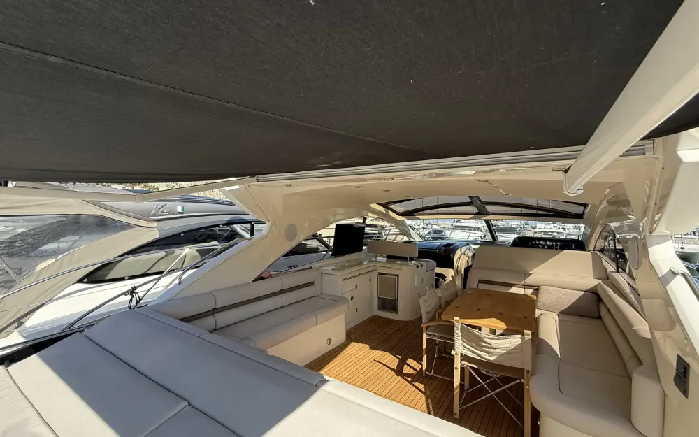slider 26 Sunseeker Predator 60