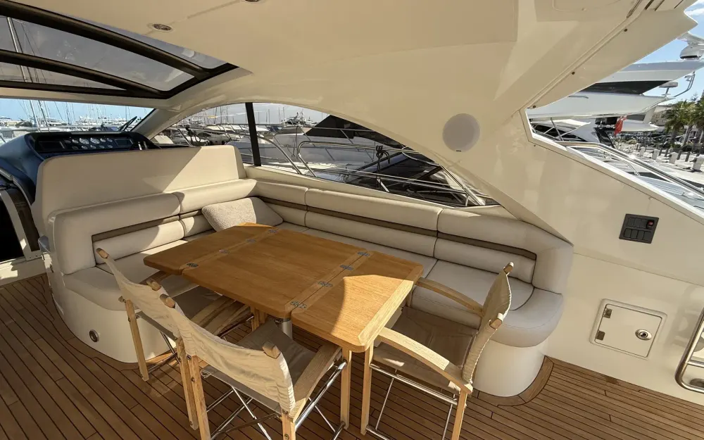 slider 27 Sunseeker Predator 60