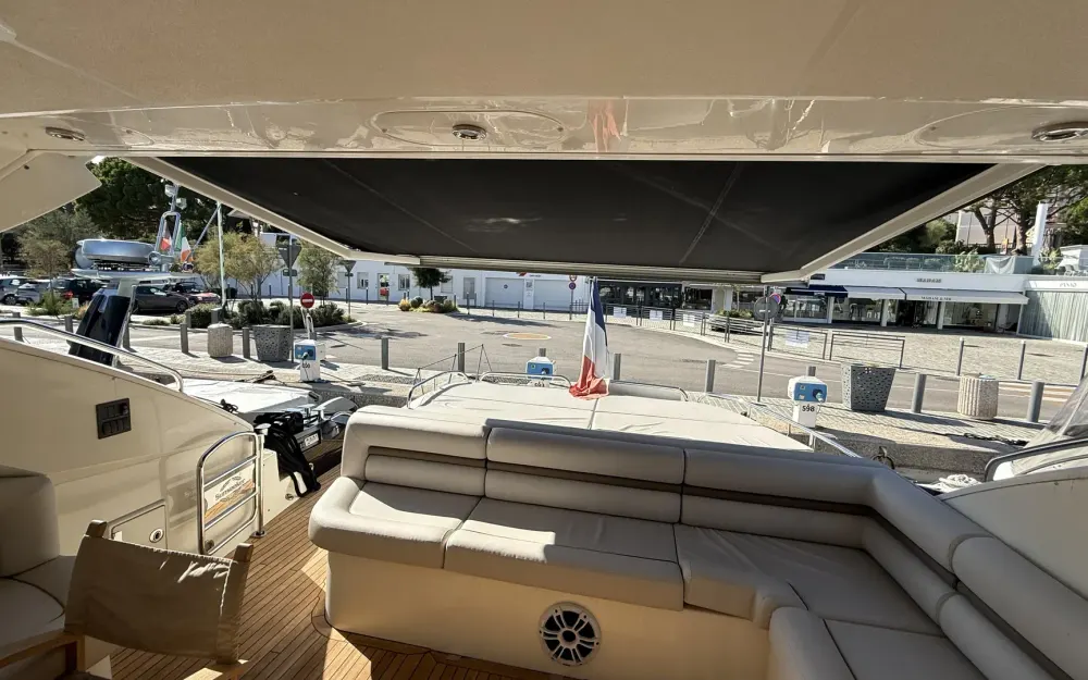 slider 28 Sunseeker Predator 60