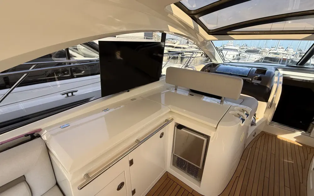 slider 31 Sunseeker Predator 60