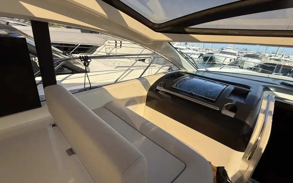 slider 34 Sunseeker Predator 60