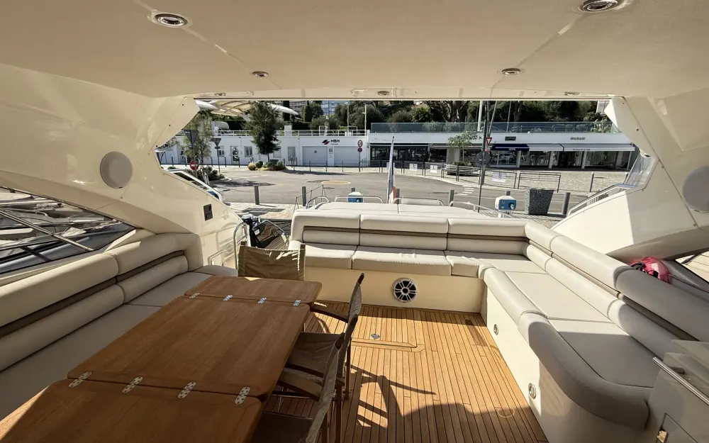 slider 6 Sunseeker Predator 60