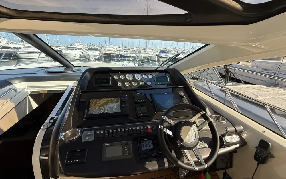 slider 7 Sunseeker Predator 60