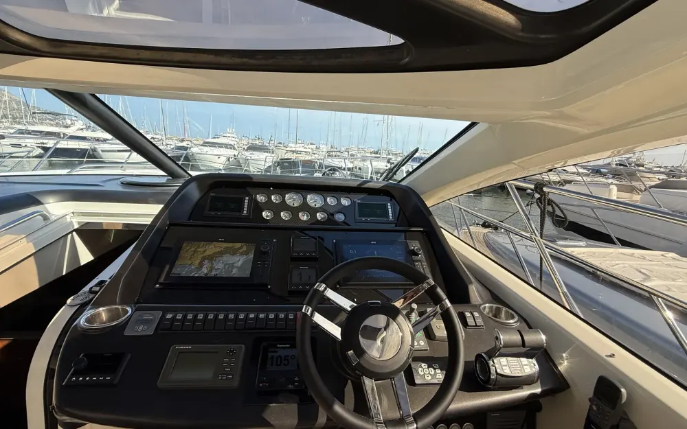 slider 8 Sunseeker Predator 60
