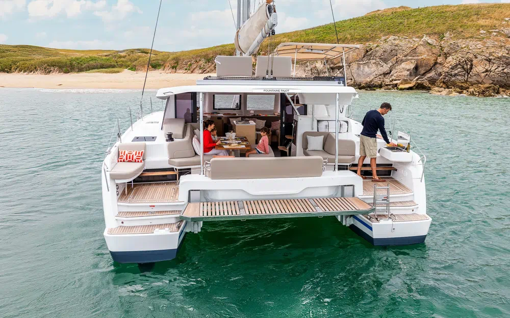 slider 12 Fountaine Pajot Lipari 41