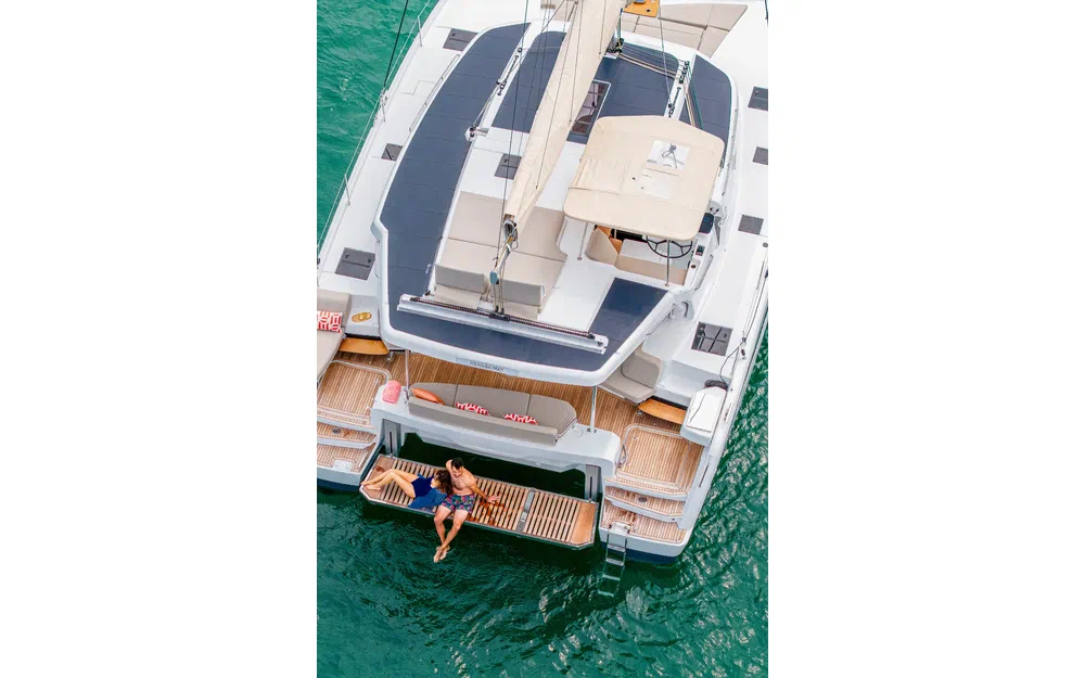 slider 25 Fountaine Pajot Lipari 41