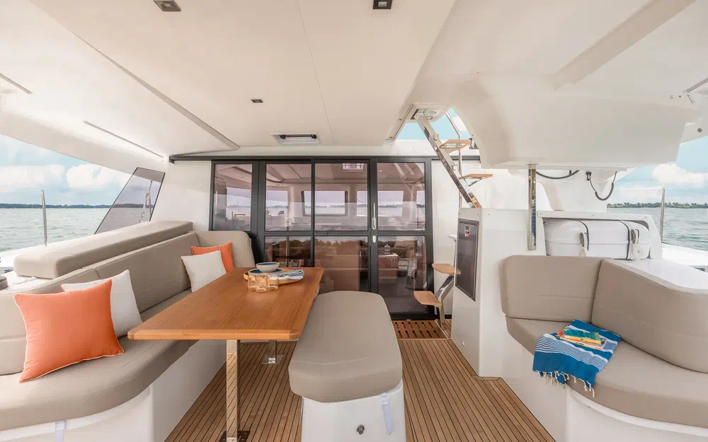 slider 52 Fountaine Pajot Lipari 41