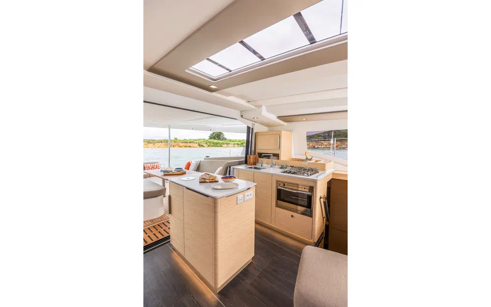 slider 57 Fountaine Pajot Lipari 41