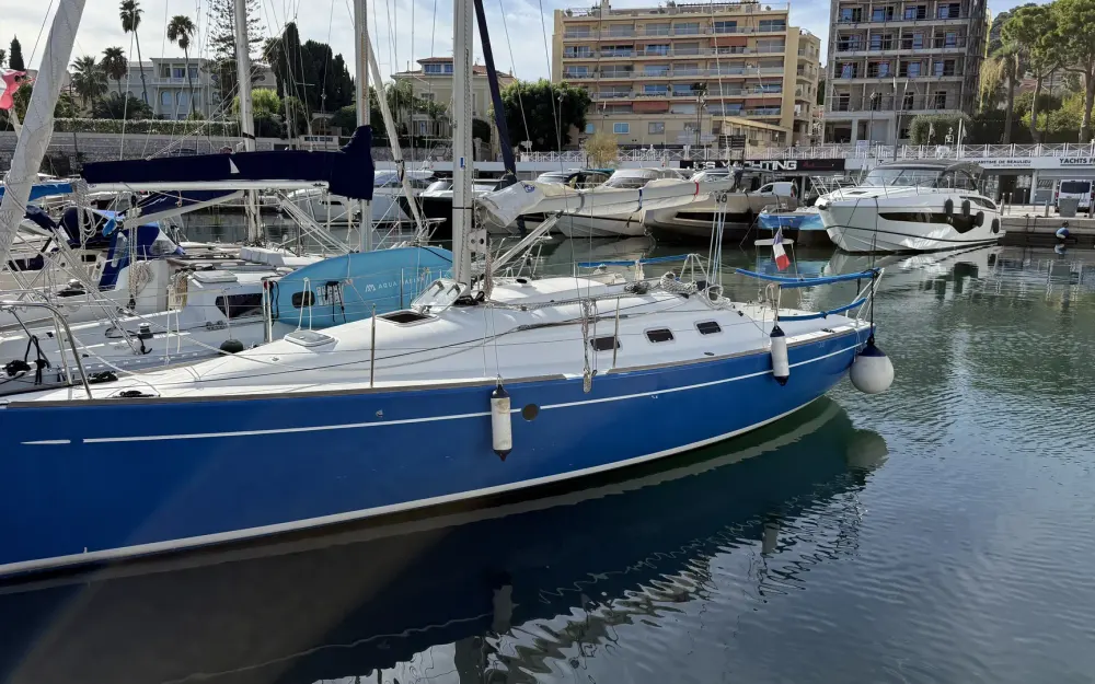 slider 1 Beneteau First 300 Spirit
