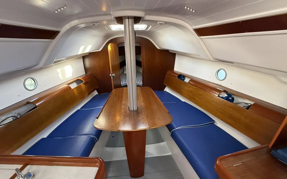 slider 6 Beneteau First 300 Spirit