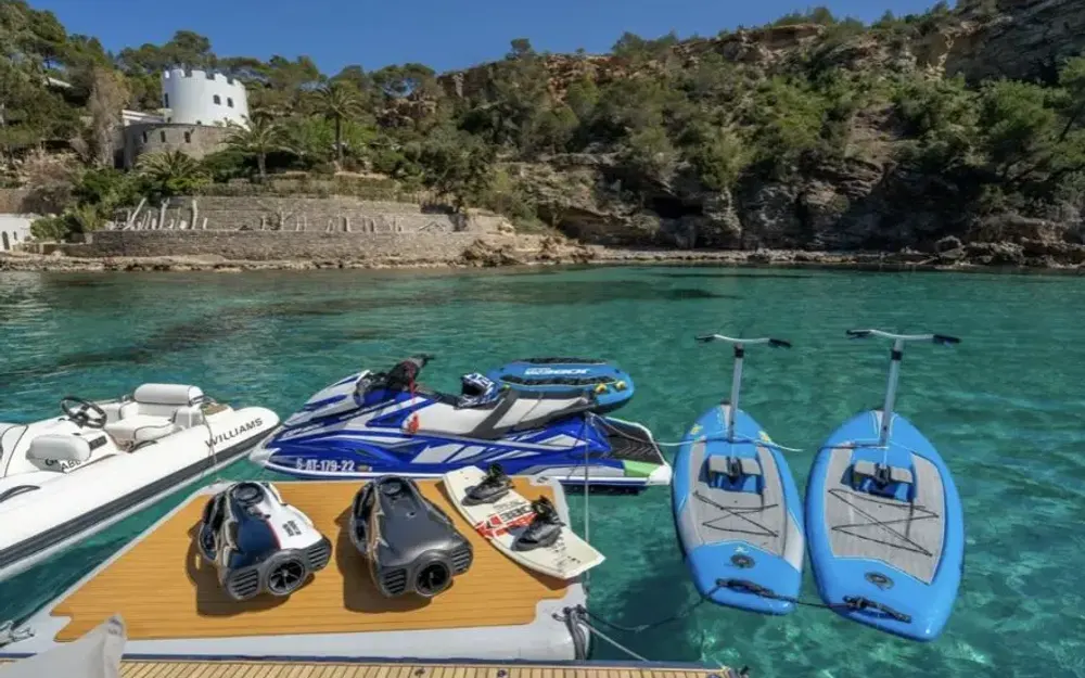 slider 4 Azimut  77 S