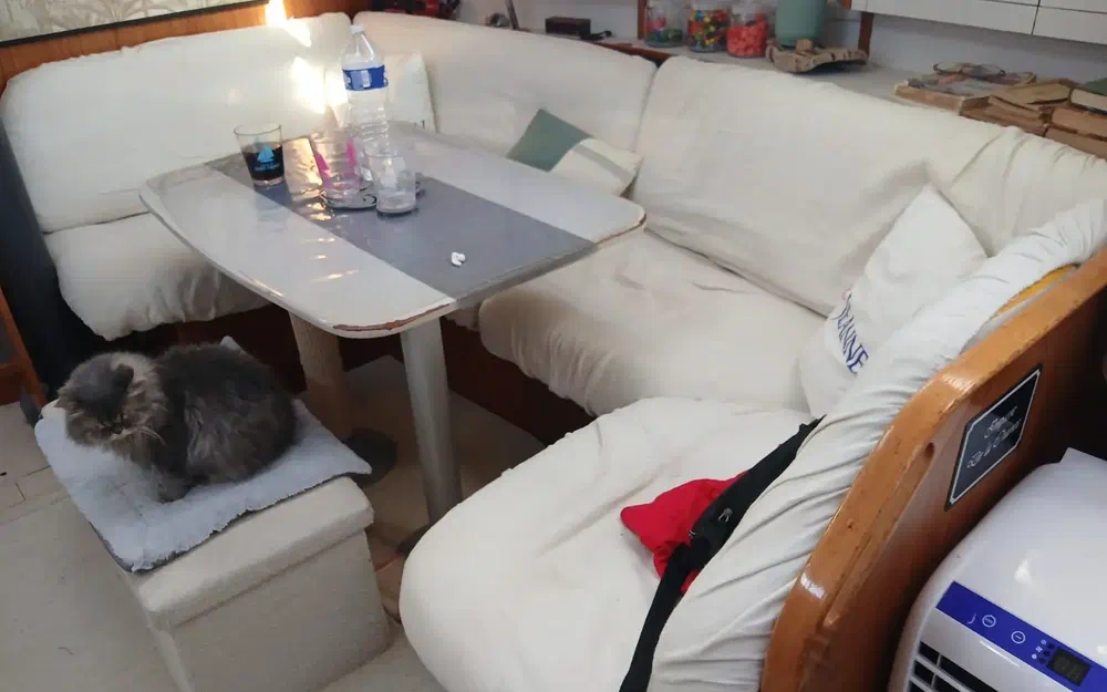 slider 7 Jeanneau Sun Odyssey 37