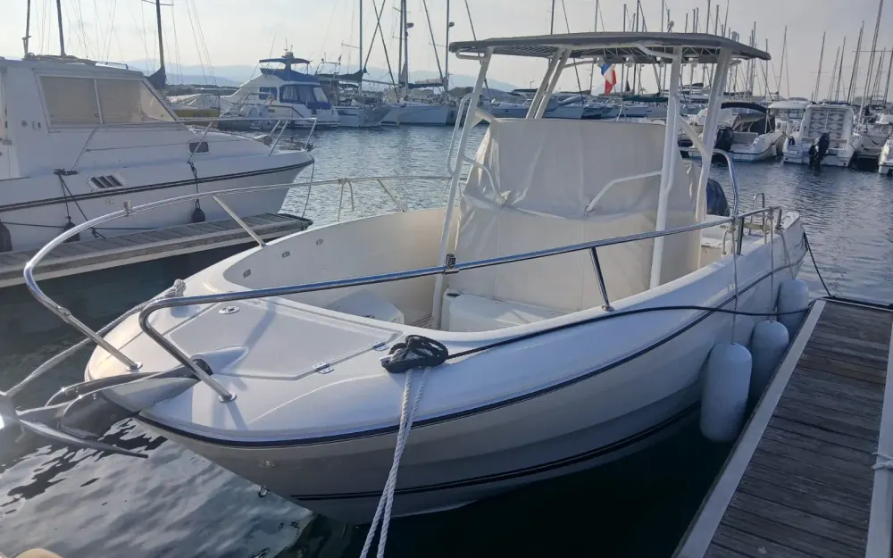 slider 1 Jeanneau Cap Camarat