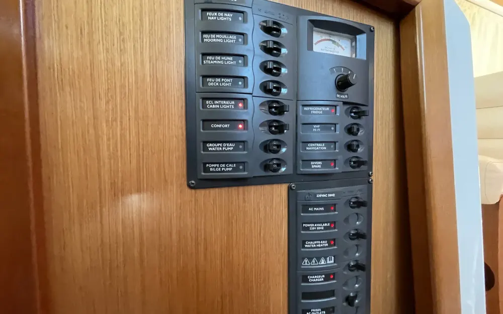 slider 12 Beneteau Antares 980
