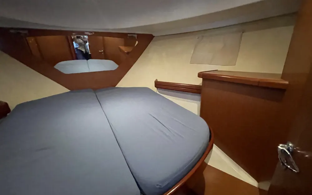 slider 14 Beneteau Antares 980