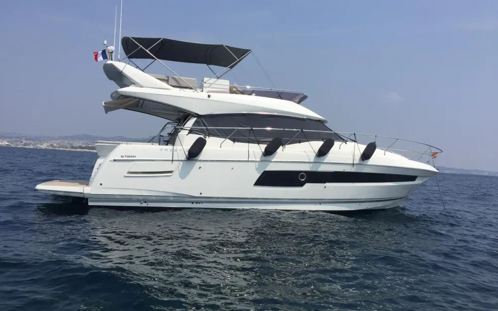 slider 0 Prestige Yachts Prestige 460 Fly