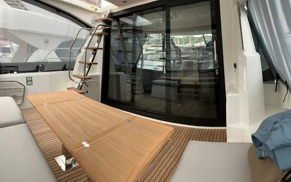 slider 2 Prestige Yachts Prestige 460 Fly