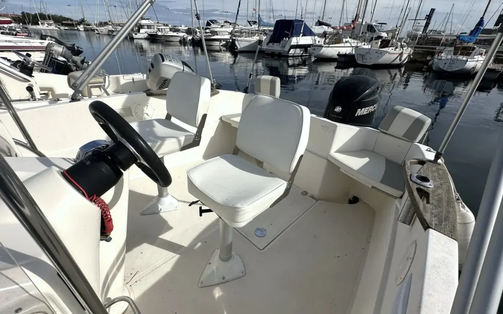 slider 11 Quicksilver  635 Commander