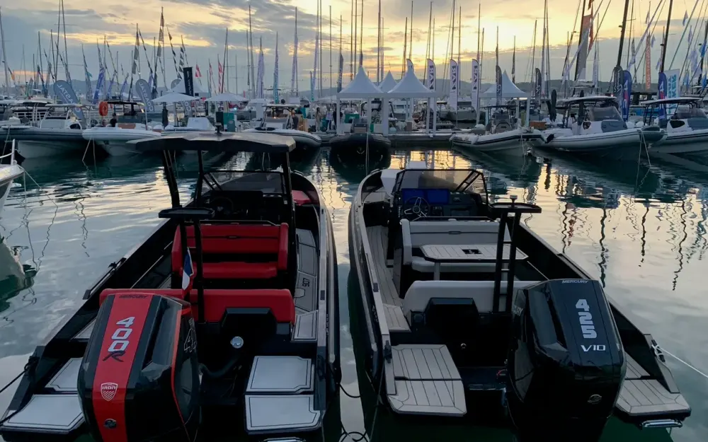 slider 1 Iron Boats 907