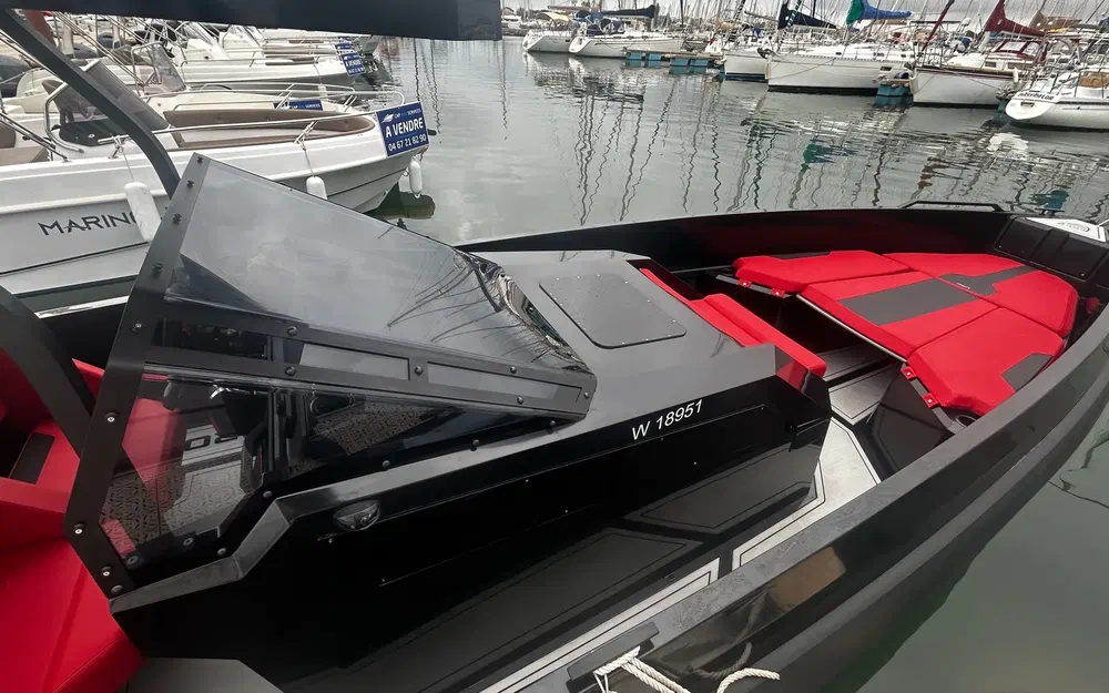 slider 1 Iron Boats 907