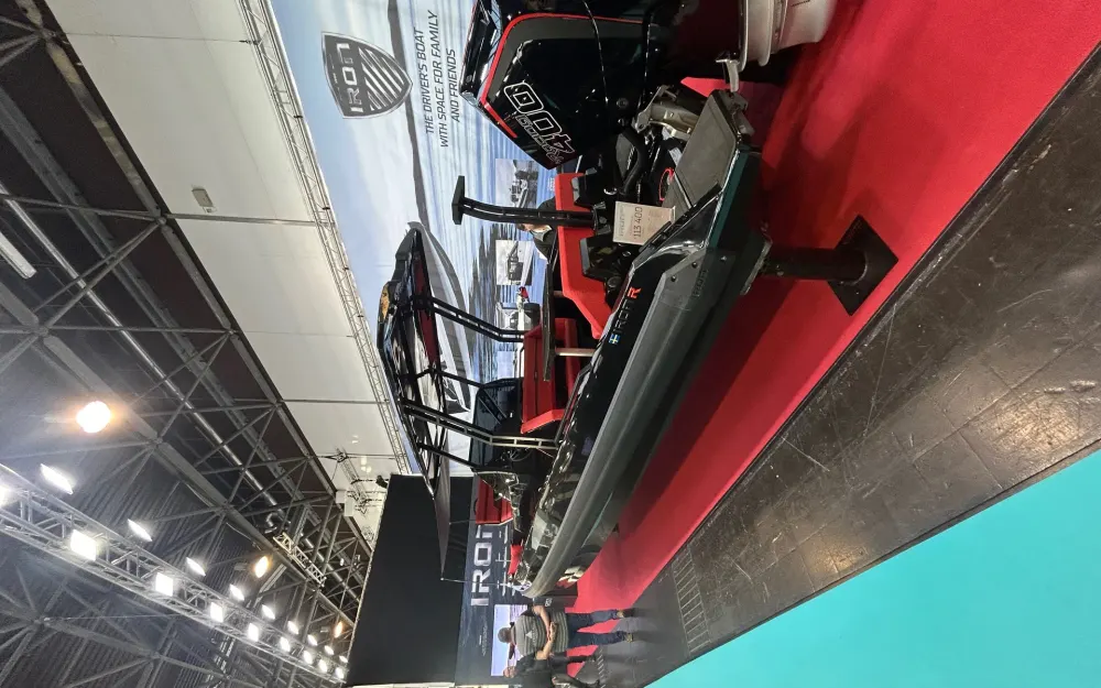 slider 8 Iron Boats 907