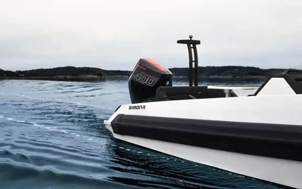 slider 11 Iron Boats 907