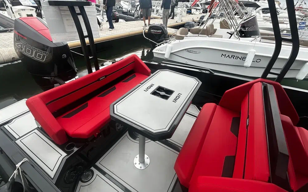 slider 4 Iron Boats 907