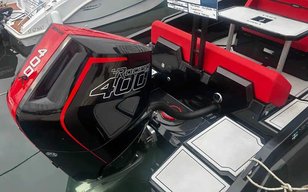 slider 5 Iron Boats 907