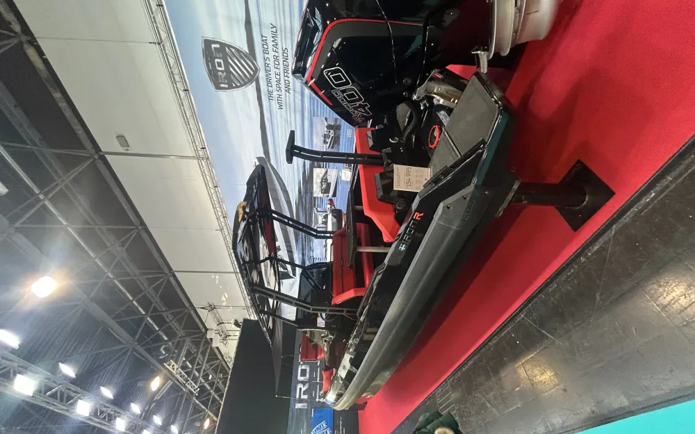 slider 15 Iron Boats 907