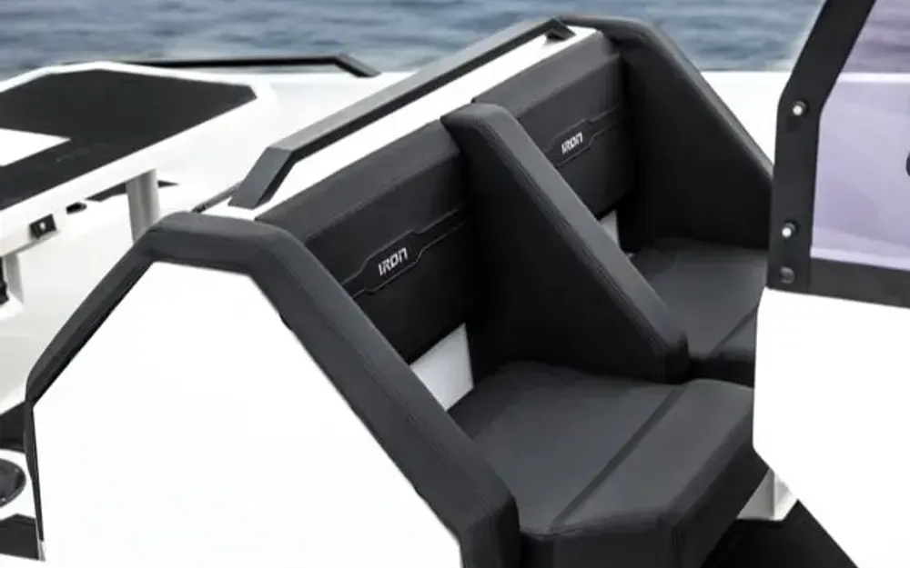 slider 12 Iron Boats 907