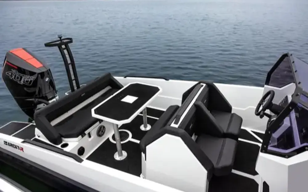 slider 5 Iron Boats 907