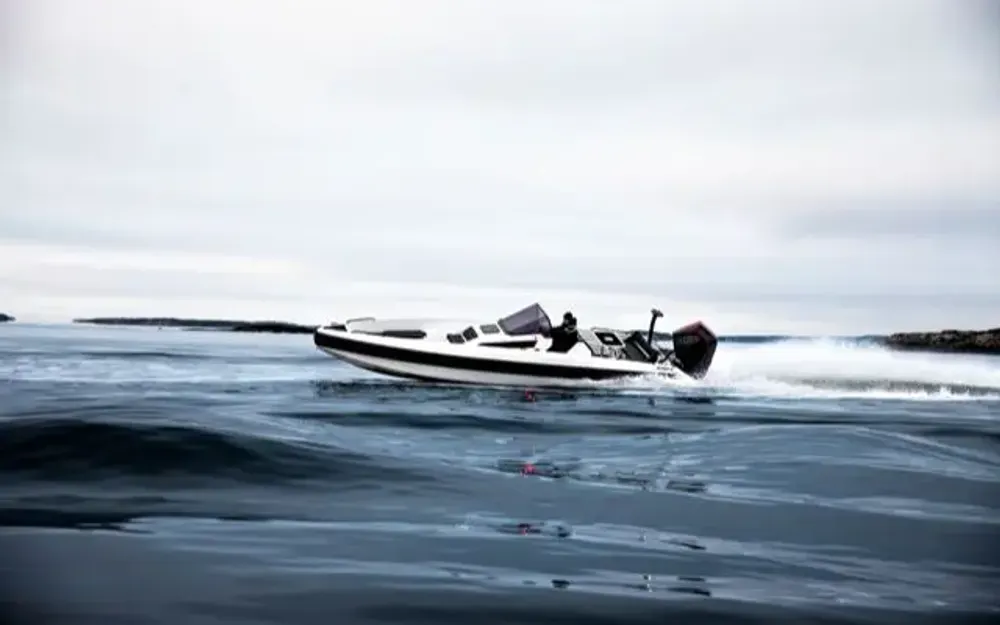 slider 2 Iron Boats 907