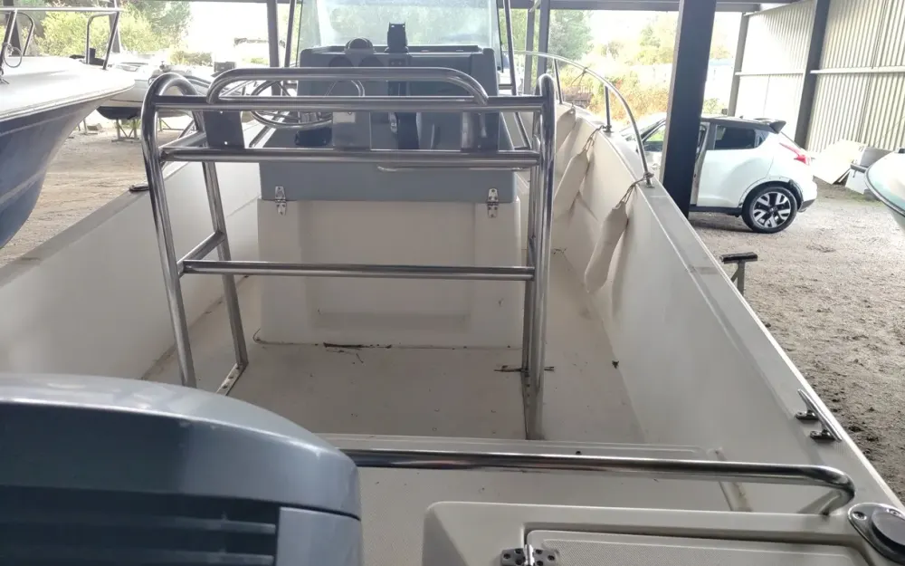 slider 4 Kelt White Shark 175