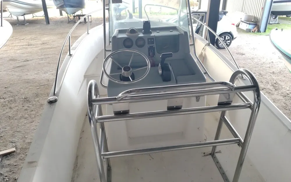 slider 5 Kelt White Shark 175