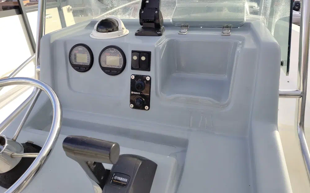 slider 10 Kelt White Shark 175