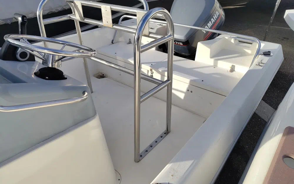 slider 11 Kelt White Shark 175