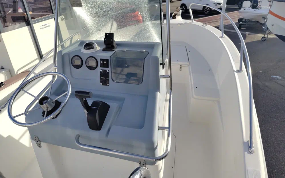 slider 9 Kelt White Shark 175