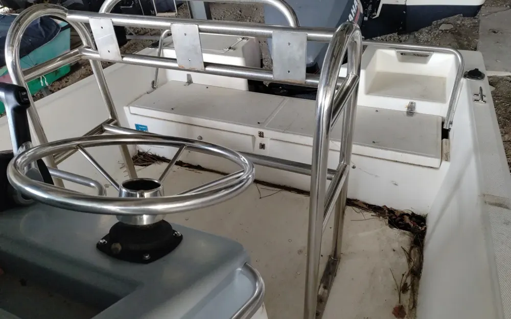 slider 7 Kelt White Shark 175