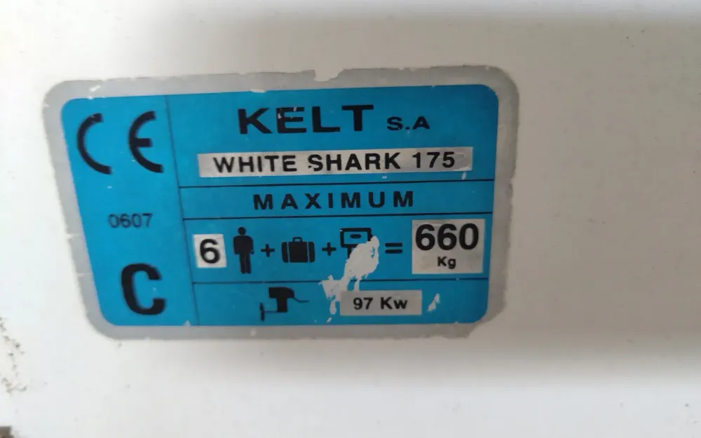 slider 11 Kelt White Shark 175