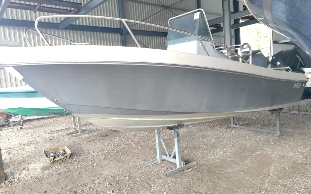 slider 0 Kelt White Shark 175