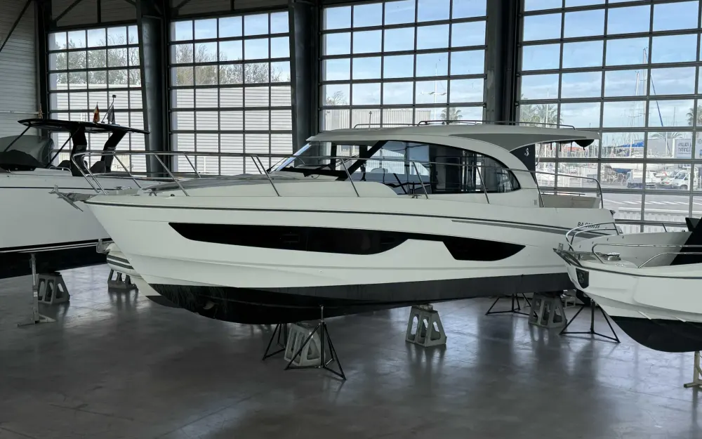 slider 0 Beneteau Antares 11 OB