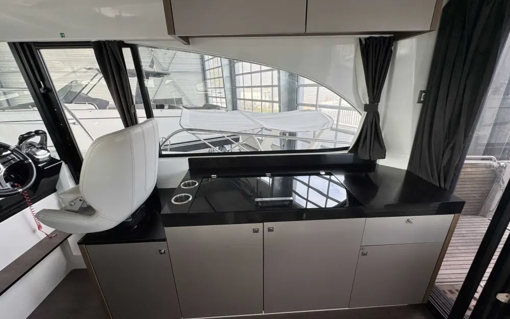 slider 12 Beneteau Antares 11 OB