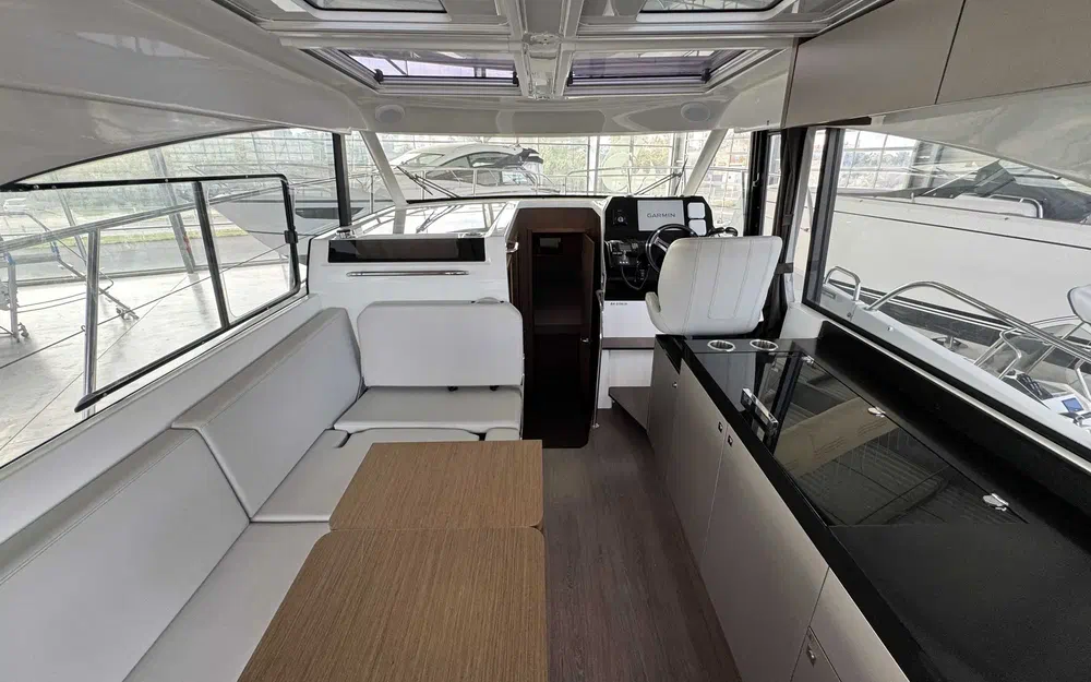 slider 15 Beneteau Antares 11