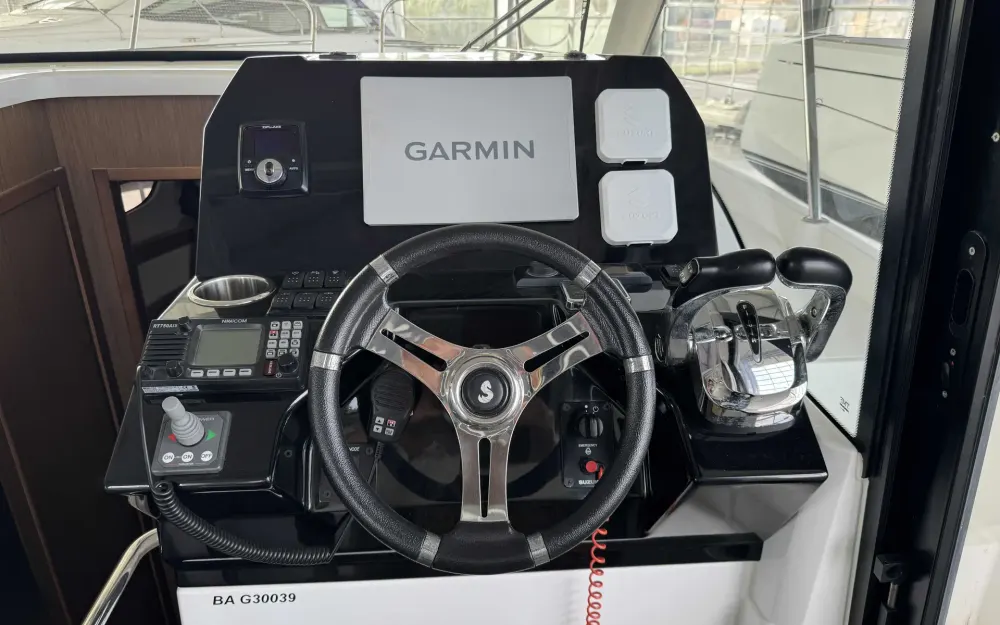 slider 15 Beneteau Antares 11 OB
