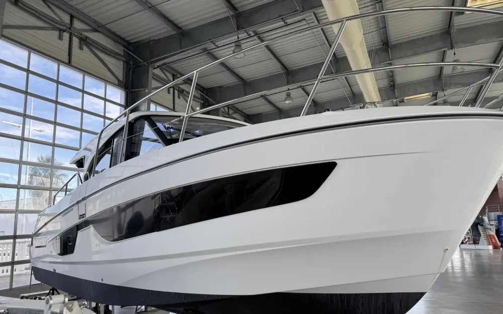 slider 1 Beneteau Antares 11 OB