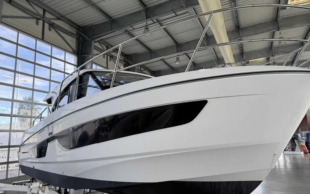 slider 4 Beneteau Antares 11