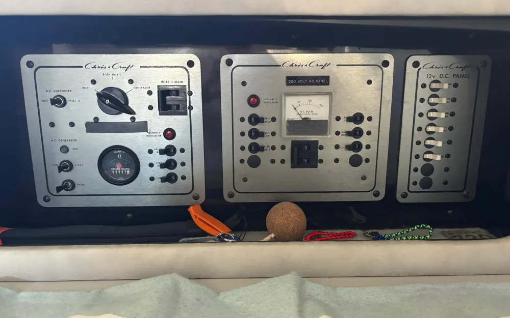 slider 14 Correct Craft Crusader V 8