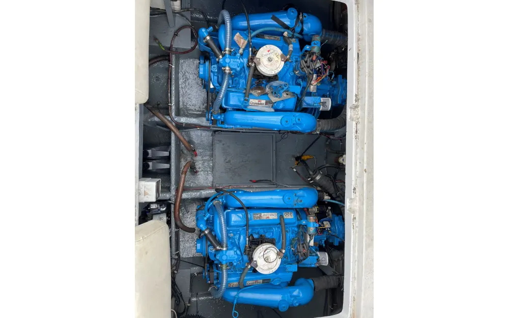 slider 21 Correct Craft Crusader V 8