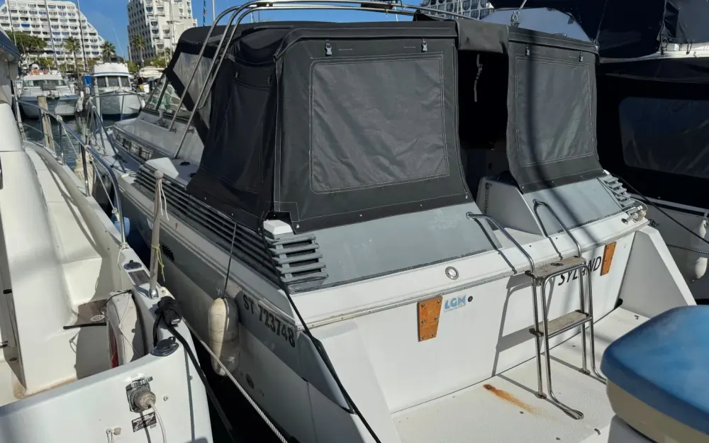 slider 2 Correct Craft Crusader V 8
